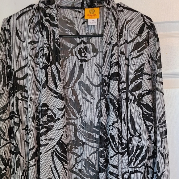 Ruby Road Woman's Light Weight Floral Cover Jacket,Size: 2XL Color Grey/Black - Picture 5 of 12